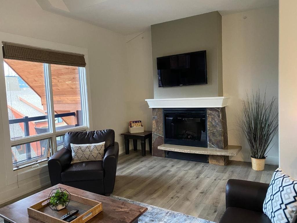 Suite with Mountain View room - Image 2