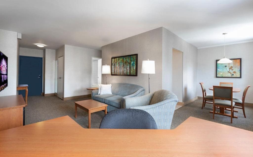 One-Bedroom Suite room - Image 1