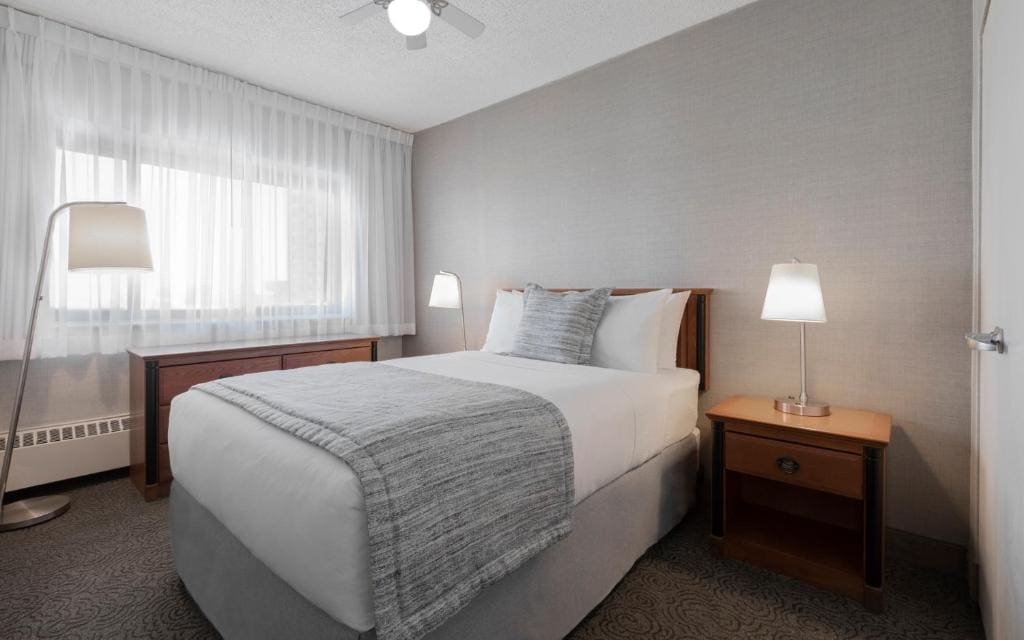 One-Bedroom Suite room - Image 3