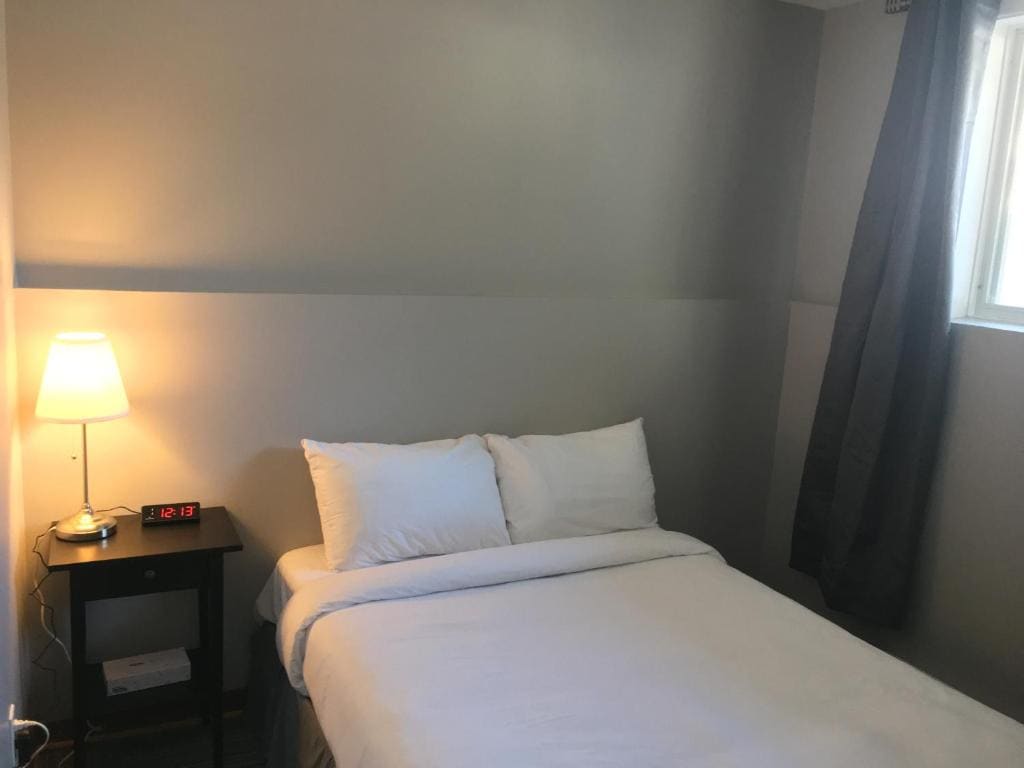 Double Room with Private Bathroom room - Image 2