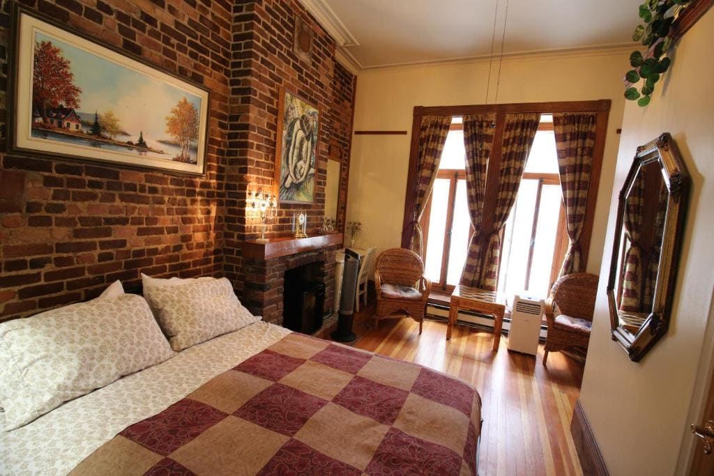 Superior Queen Room room - Image 1