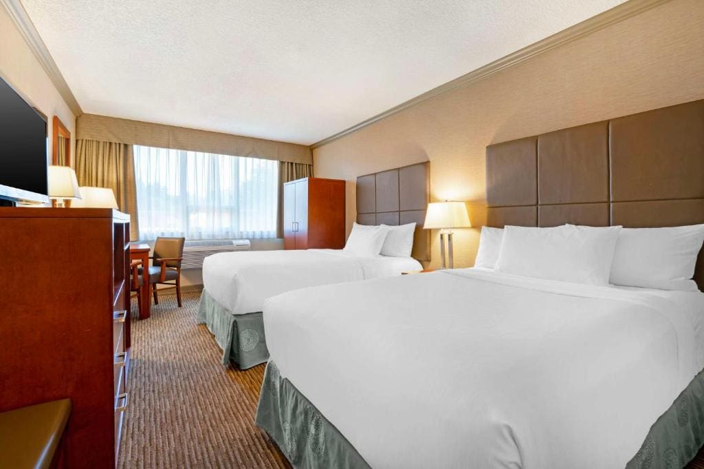 Double Room with Two Double Beds - Non-Smoking room - Image 2