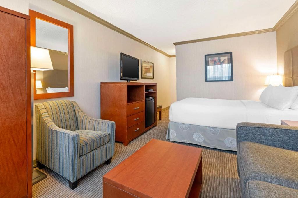 Queen Room - Non-Smoking room - Image 2