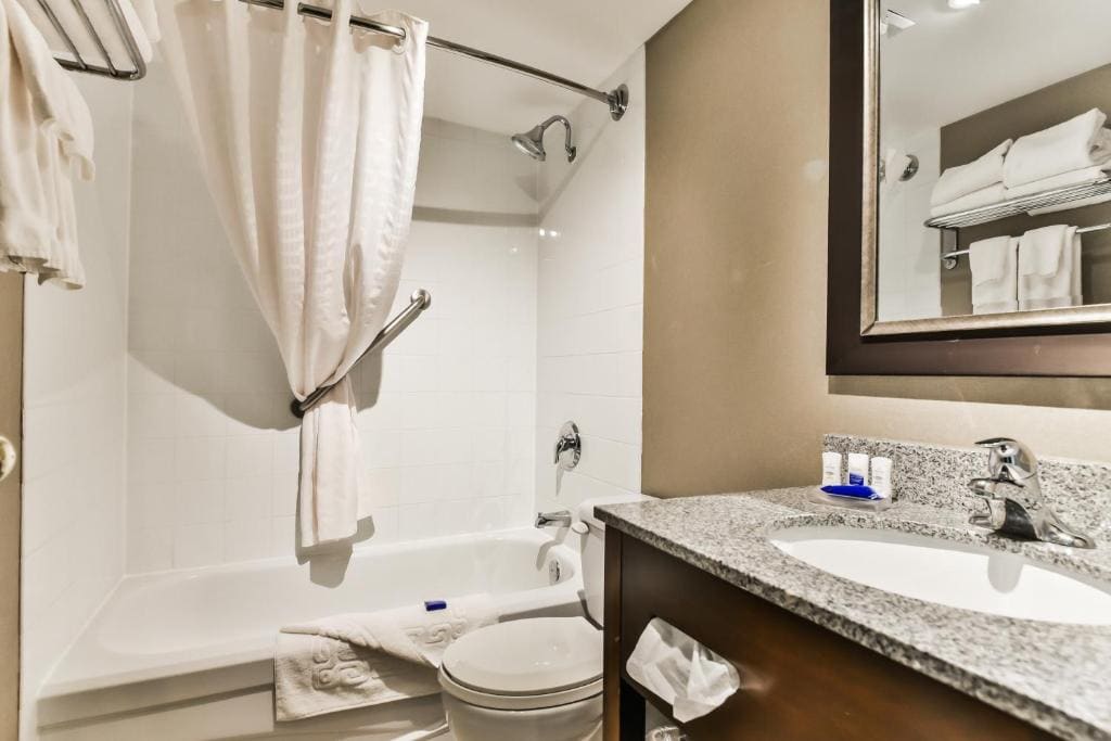 Queen Room - Non-Smoking room - Image 2
