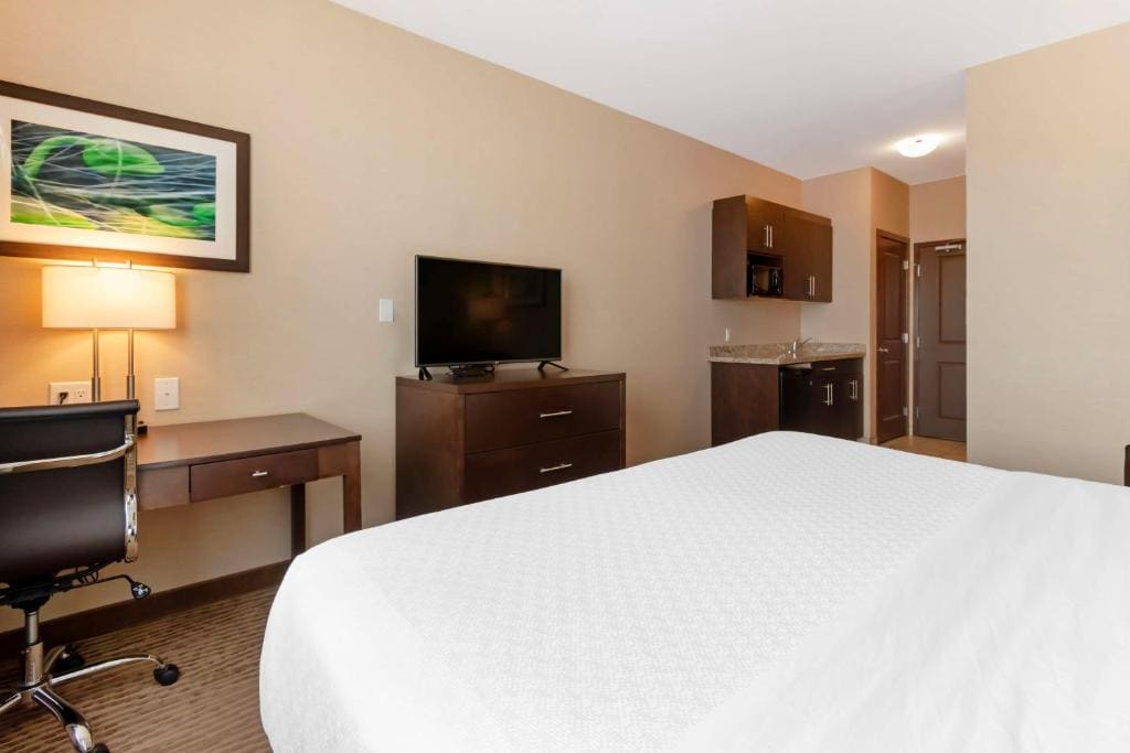 King Room with Sofa Bed - Non-Smoking room - Image 2