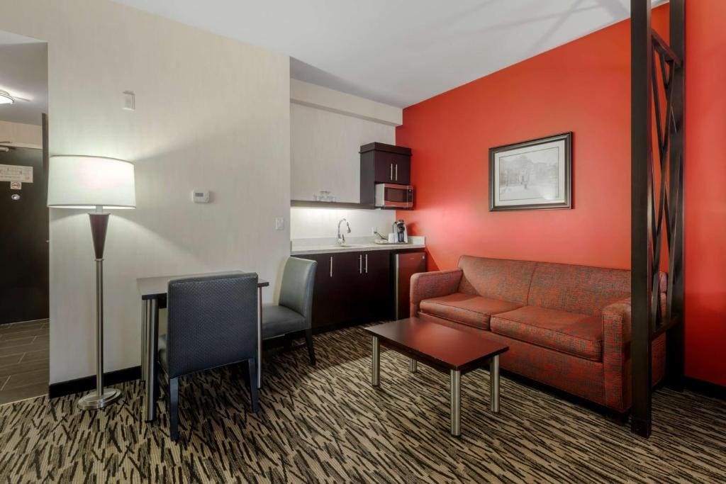 King Suite with Sofa Bed room - Image 2