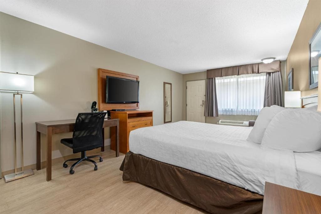 Queen Room - Non-Smoking room - Image 3