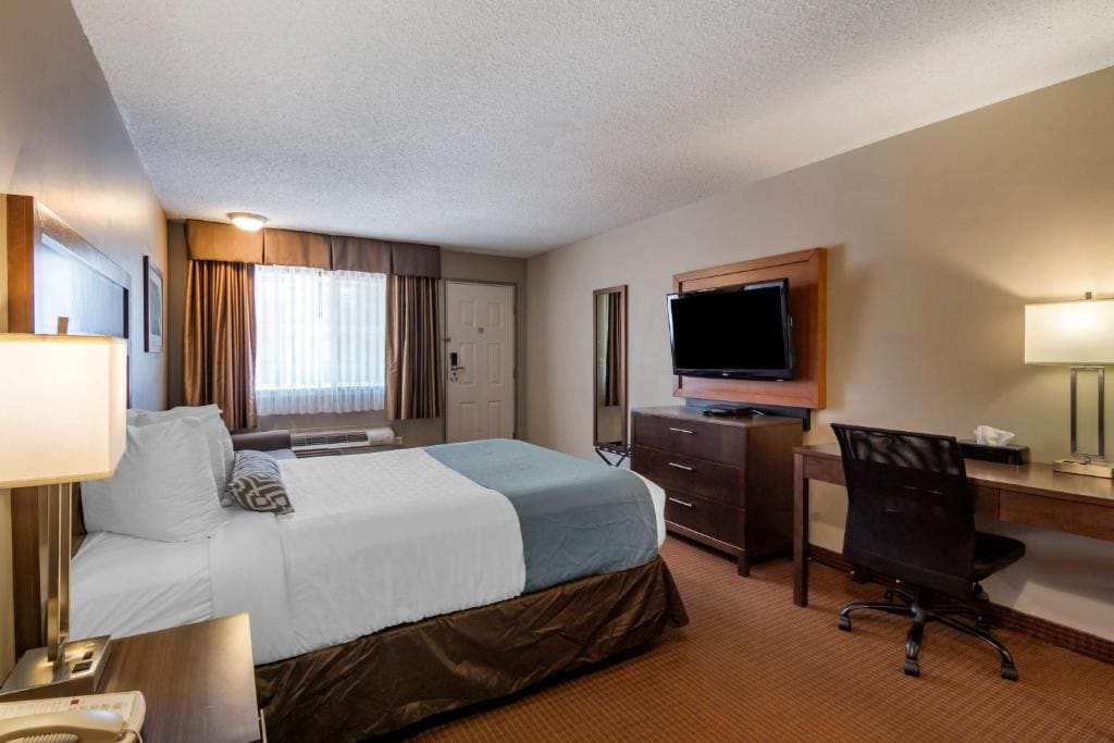 Queen Room - Non-Smoking room - Image 1