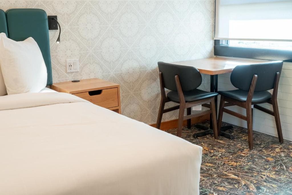 Superior Hotel Room, King room - Image 2
