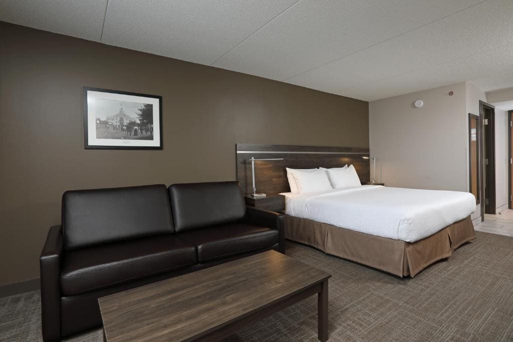 Standard King Room room - Image 3