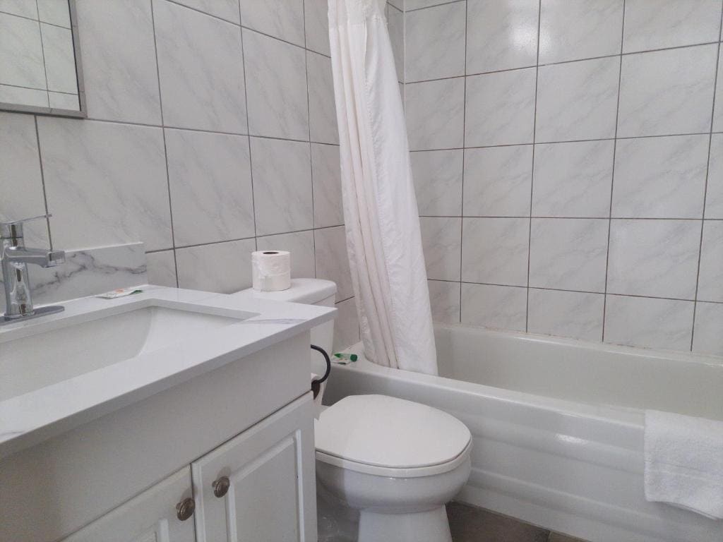 Budget Single Room room - Image 2