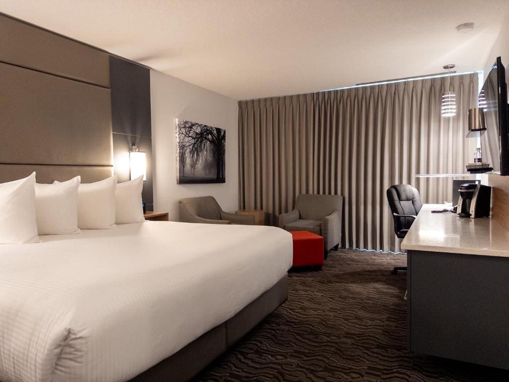 Premium King Room - Newly Renovated room - Image 1