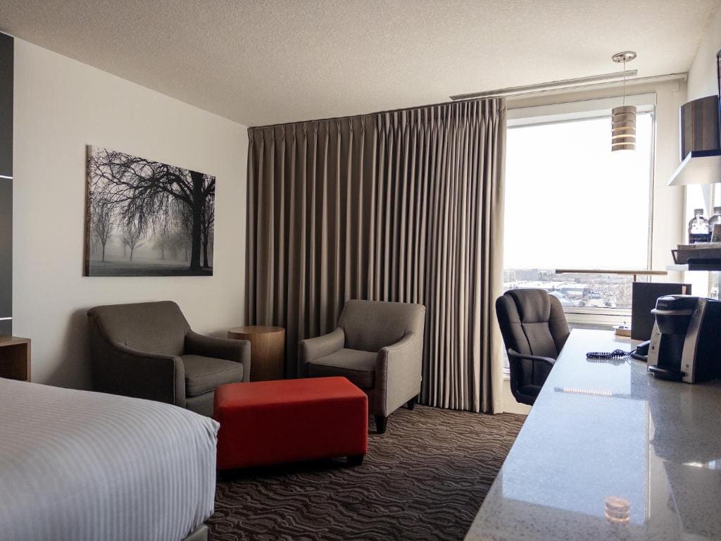 Premium Queen Room - Newly Renovated room - Image 2