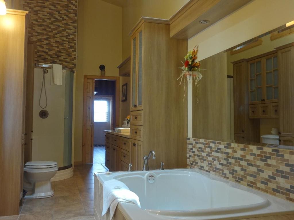 Luxury Two-Bedroom Apartment room - Image 2