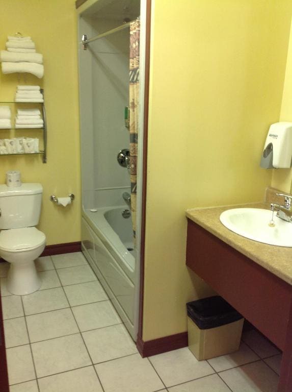 Quadruple Room room - Image 2