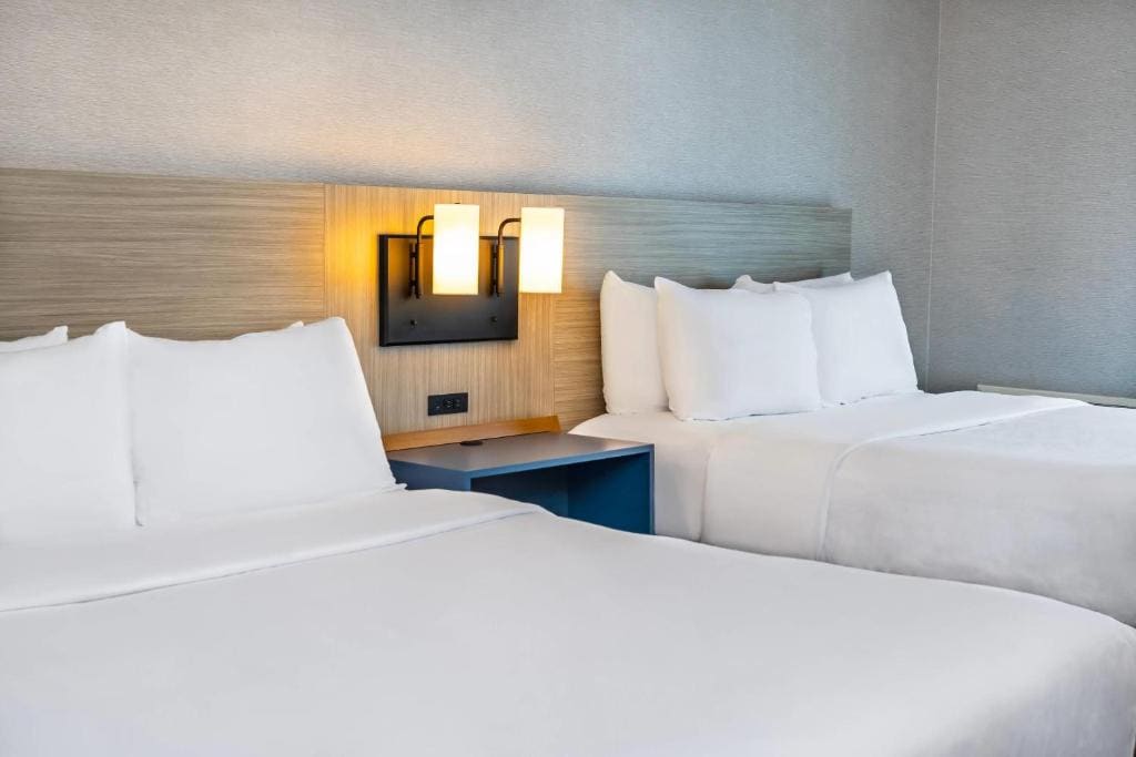 Standard Room with 2 Queen Beds - Ground Floor room - Image 1
