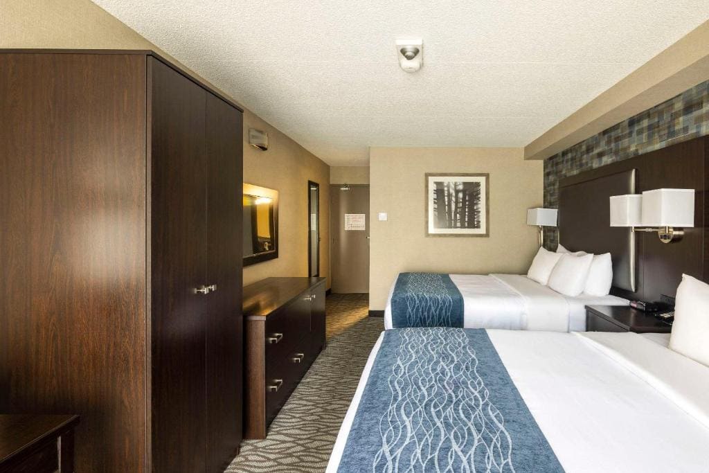 Queen Room with Two Queen Beds -Ground Floor-Non-Smoking room - Image 1