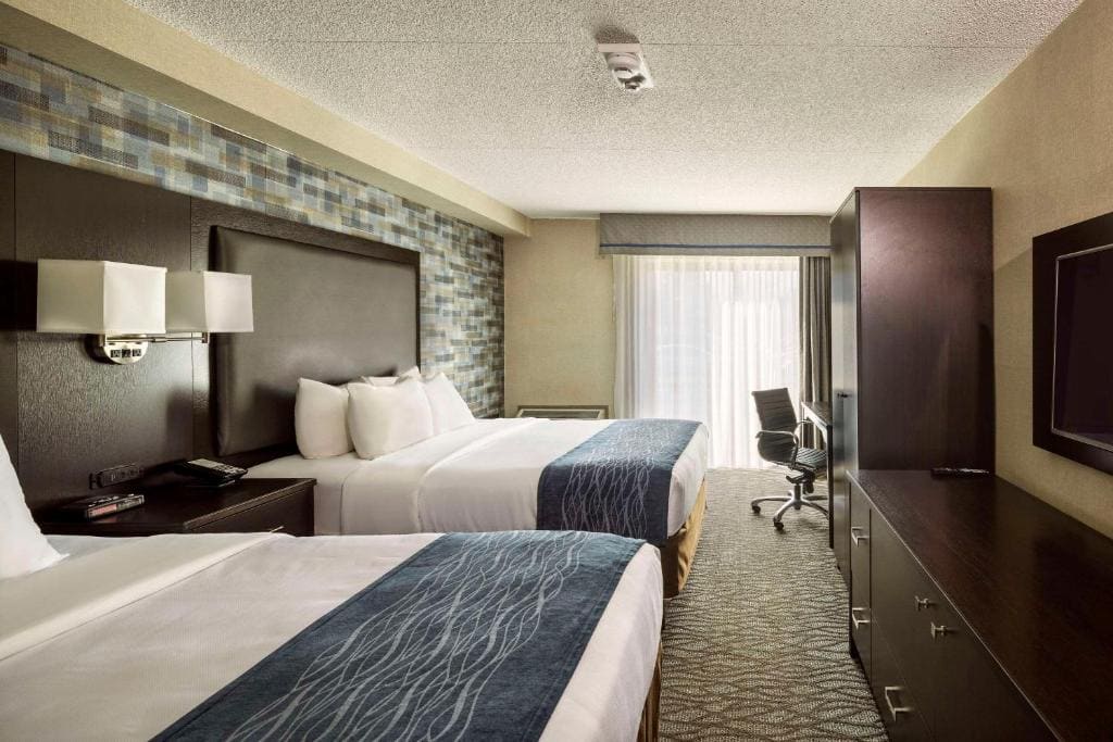 Queen Room with Two Queen Beds - 2nd Floor-Non-Smoking room - Image 3