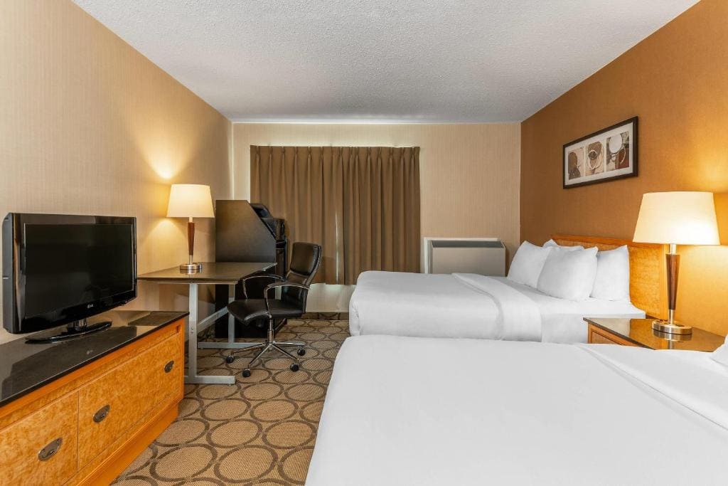 Double Room with Two Double Beds - Non-Smoking room - Image 2