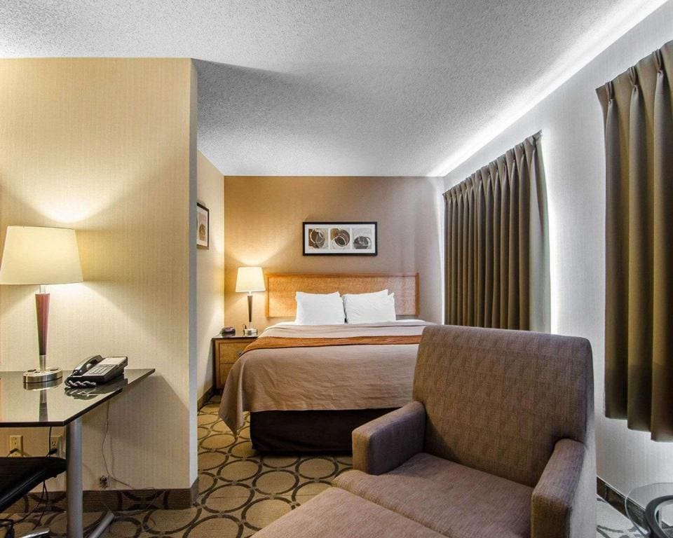 King Room - Non Smoking room - Image 1