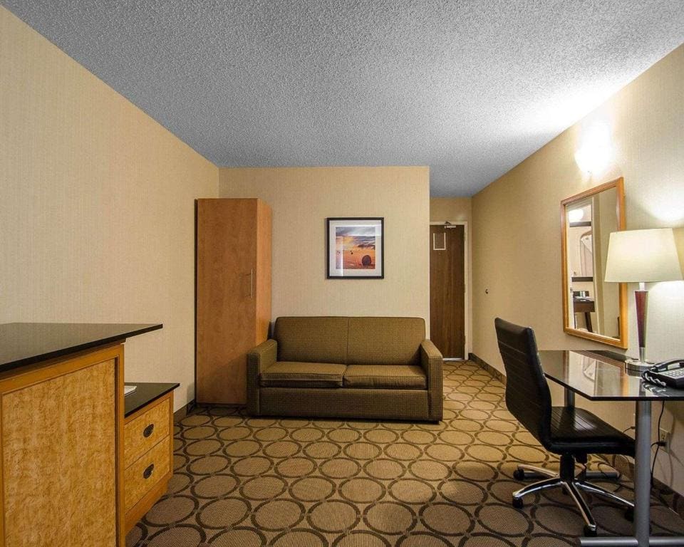 King Room - Non Smoking room - Image 2
