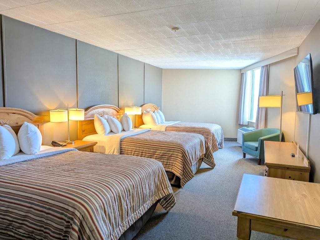 Standard Triple Room room - Image 1