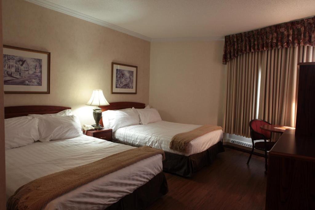 Double Room with Two Double Beds room - Image 1