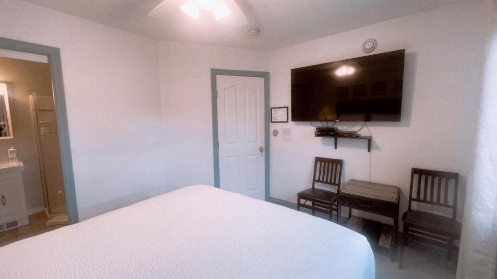 Room room - Image 3