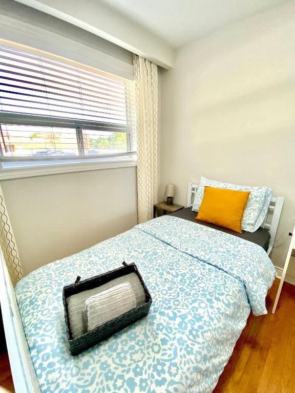 Single Room with Shared Bathroom room - Image 1