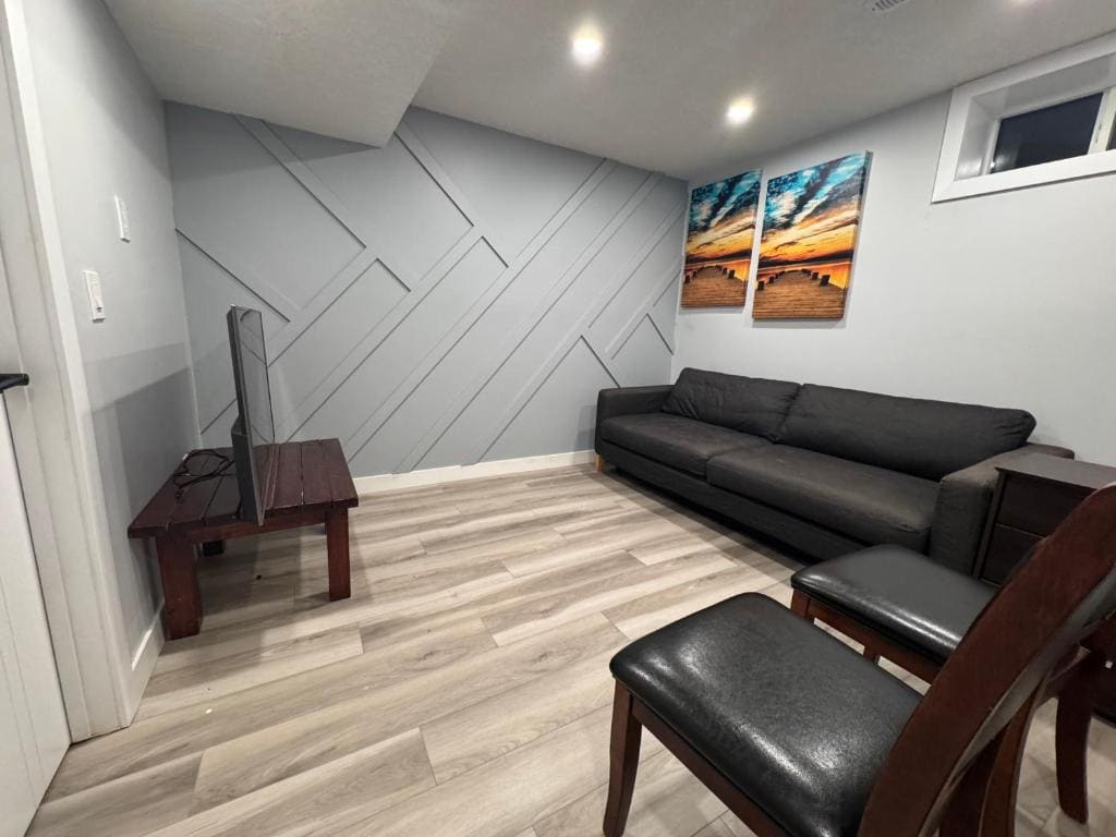 Room room - Image 1