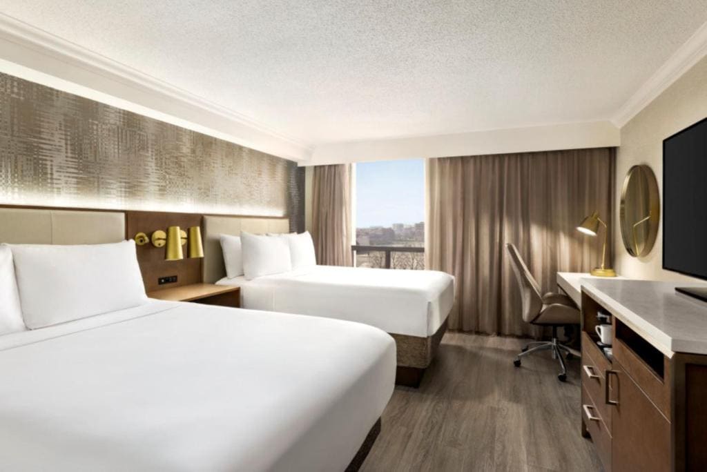 Standard Double Room with Bath/Shower Combination room - Image 1