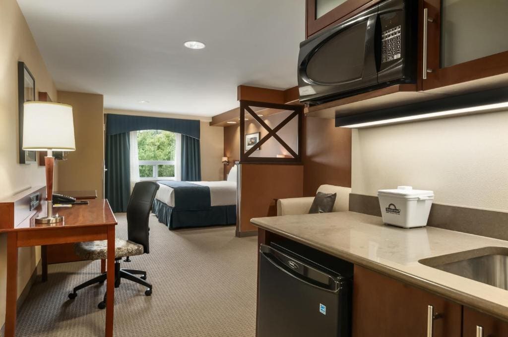 Deluxe Junior King Suite - Non-Smoking room - Image 1