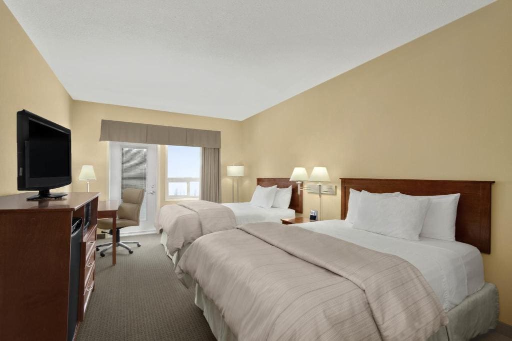 Queen Room with Two Queen Beds - Pet Friendly room - Image 1