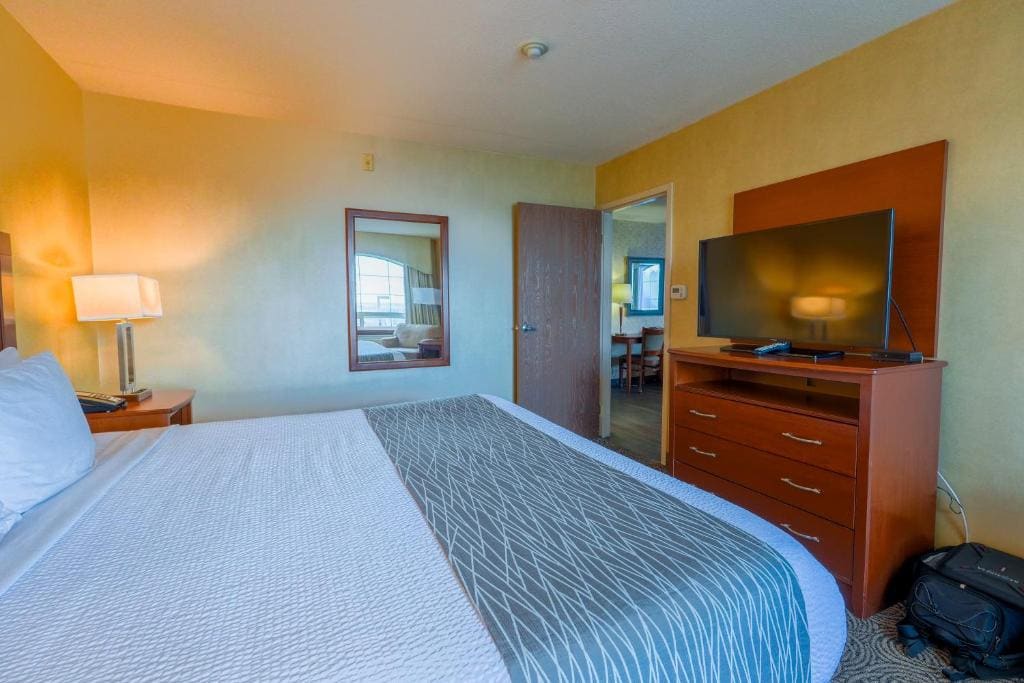 The King Studio with Kitchenette room - Image 3