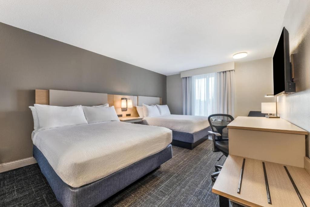 Queen Room with Two Queen Beds - Non-Smoking room - Image 1