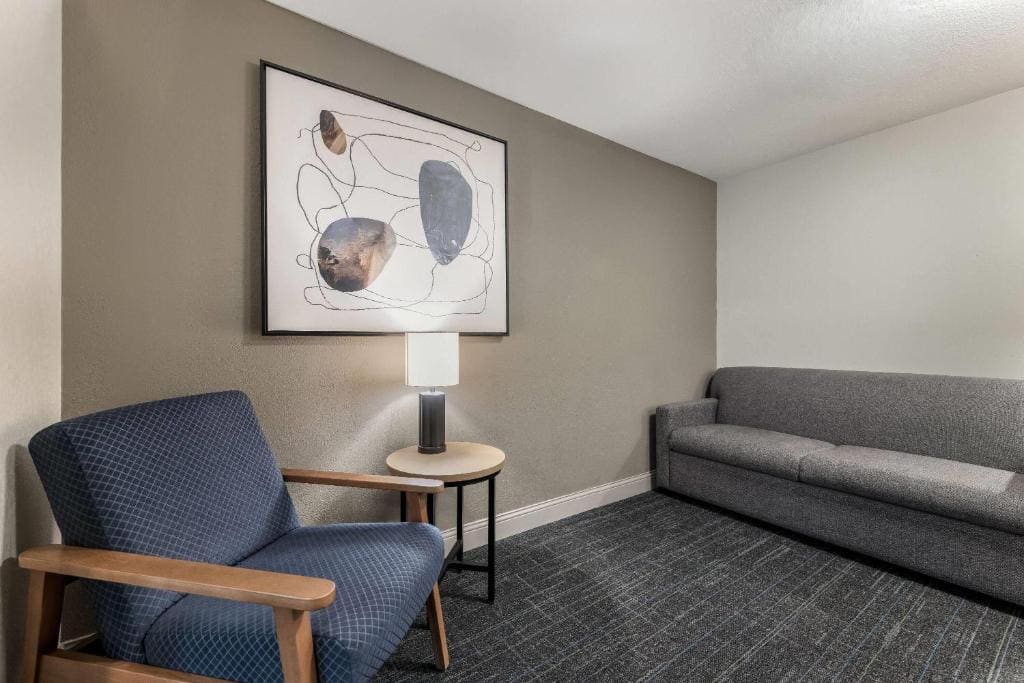 Family Queen Suite - Non-Smoking room - Image 3