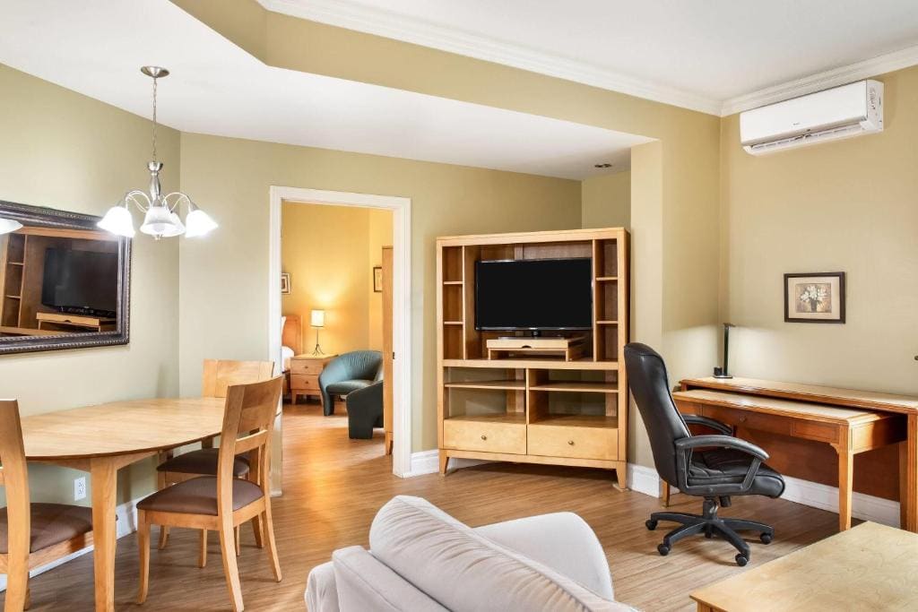 Presidential Queen Suite - Non-Smoking room - Image 3