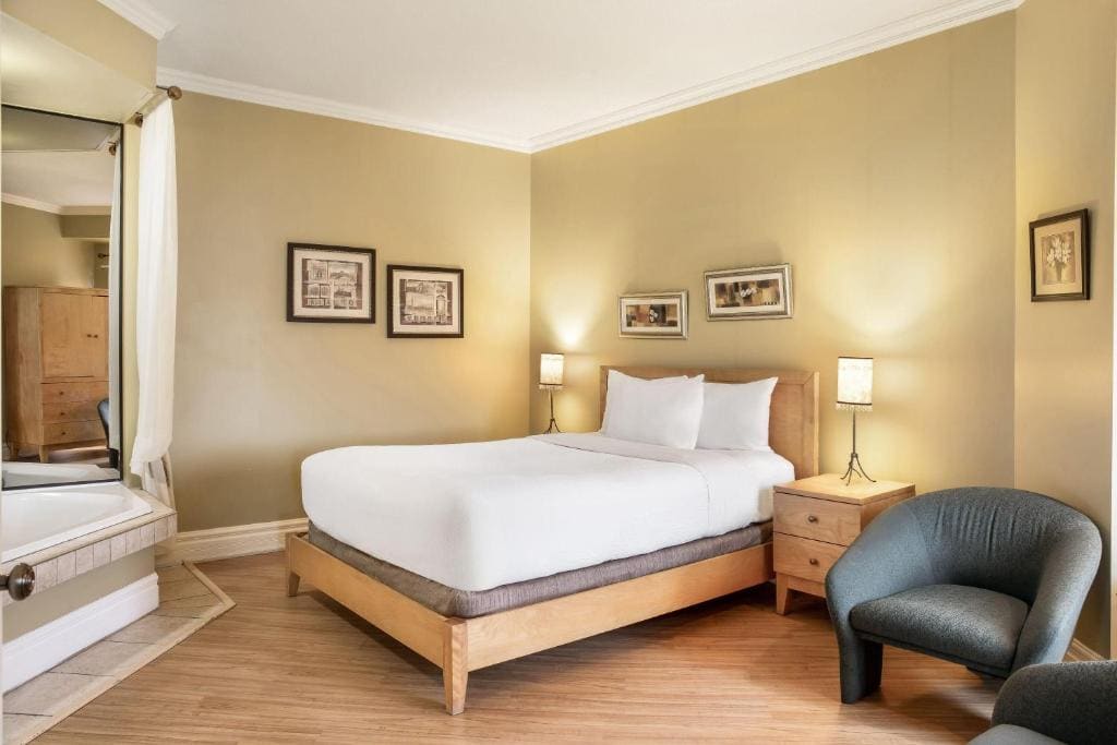 Presidential Queen Suite - Non-Smoking room - Image 2