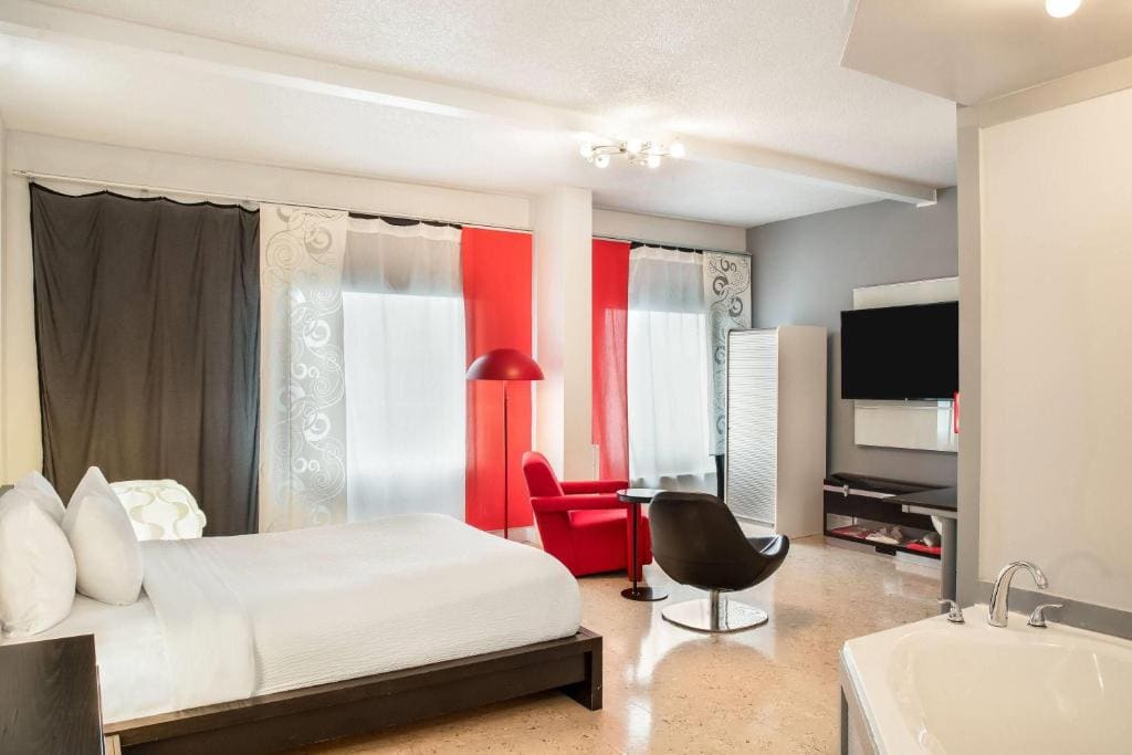 Superior Queen Suite - Non-Smoking room - Image 1
