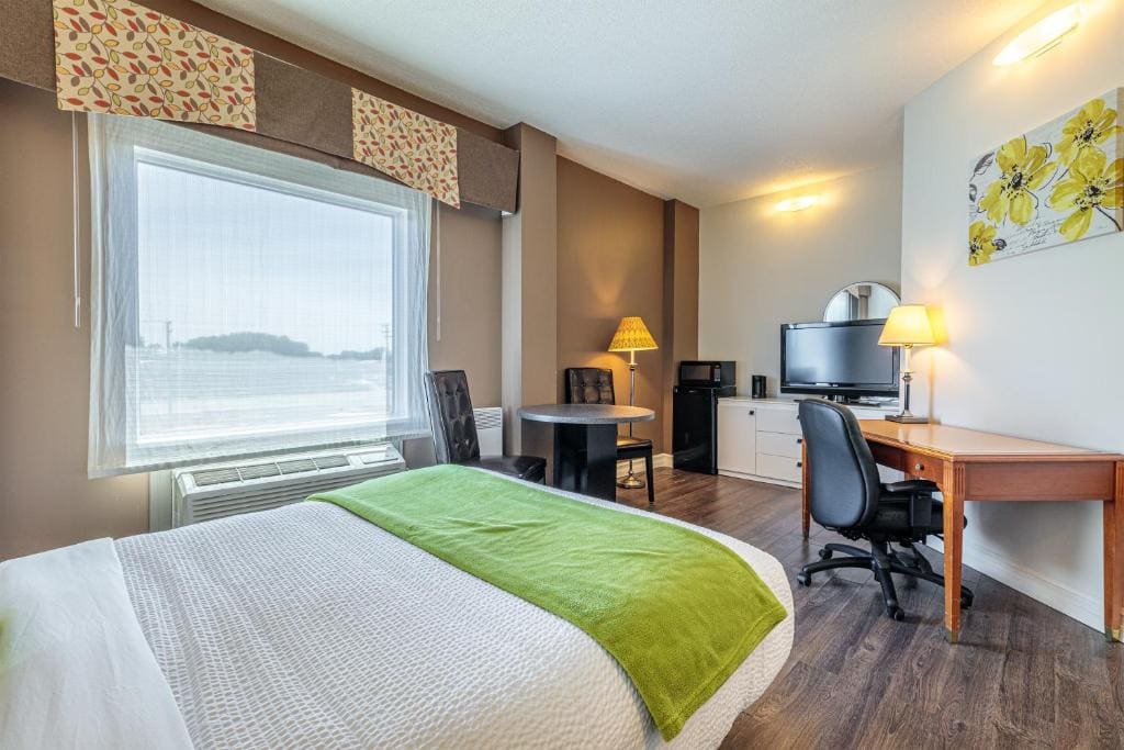 Double Room - Disability Access/Non-Smoking room - Image 1