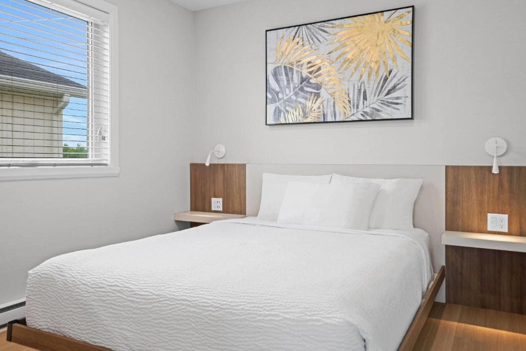 Cottage with One Queen Bed, Sofa Bed and Kitchen - Non-Smoking room - Image 1