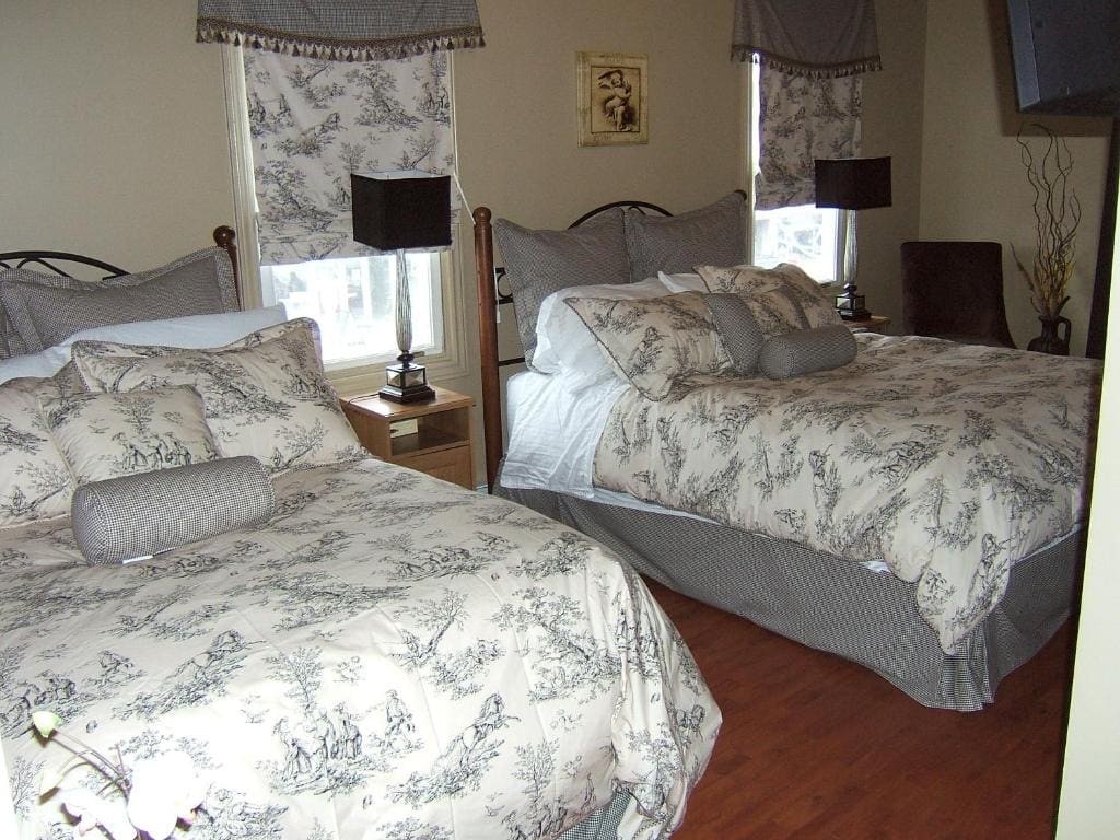 Deluxe Suite room - Image 3