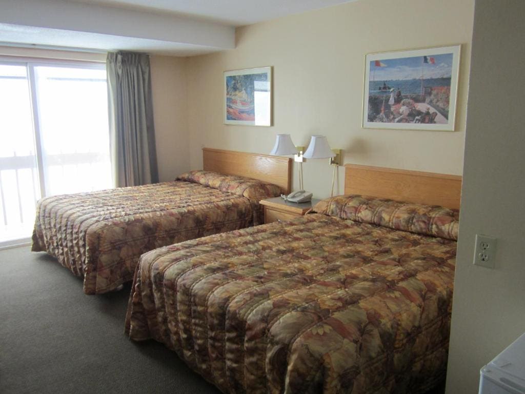 Standard Queen Room with Two Queen Beds room - Image 1