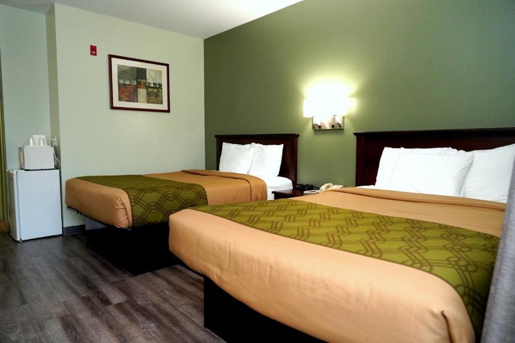 Queen Room with Two Queen Beds room - Image 3