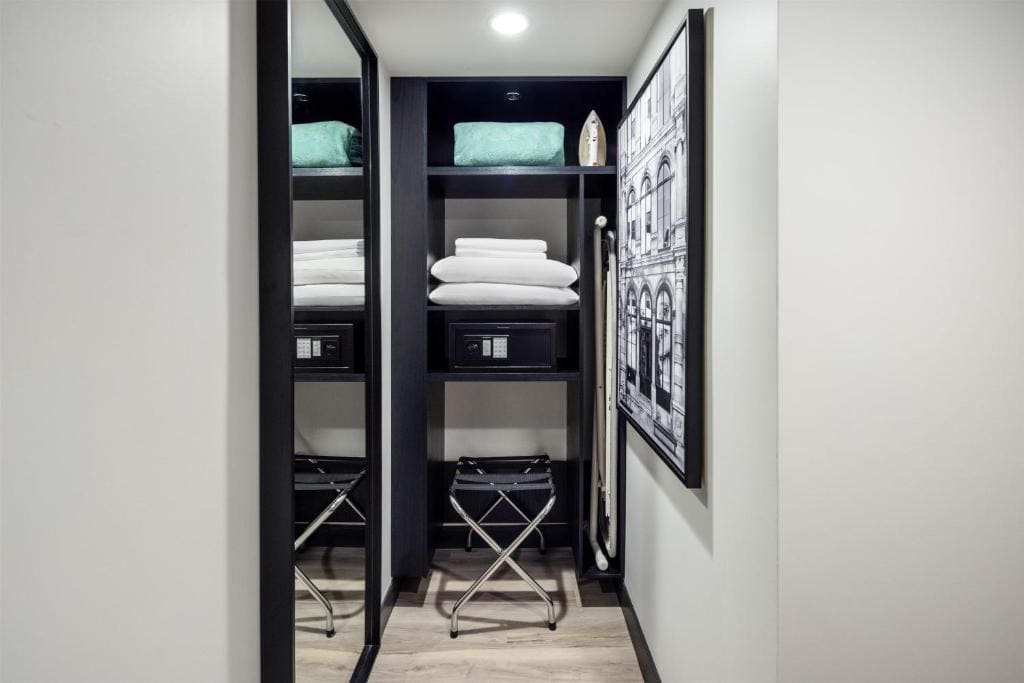 Queen Suite - Disability Access/Non-Smoking room - Image 3