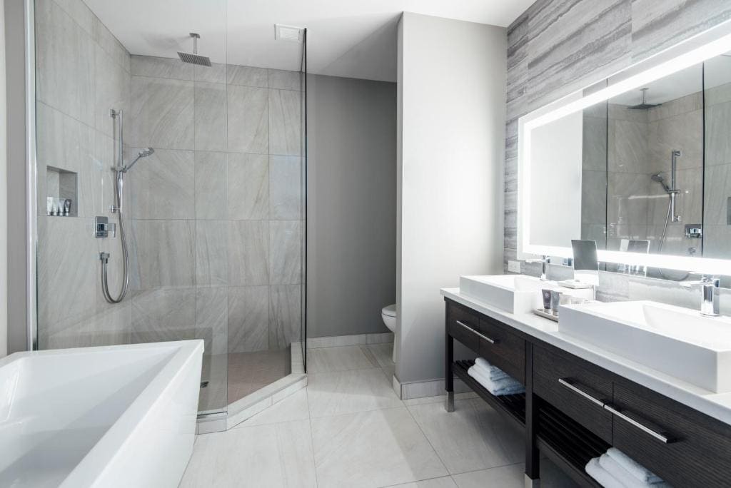 Penthouse Suite with Two Queen Beds room - Image 2