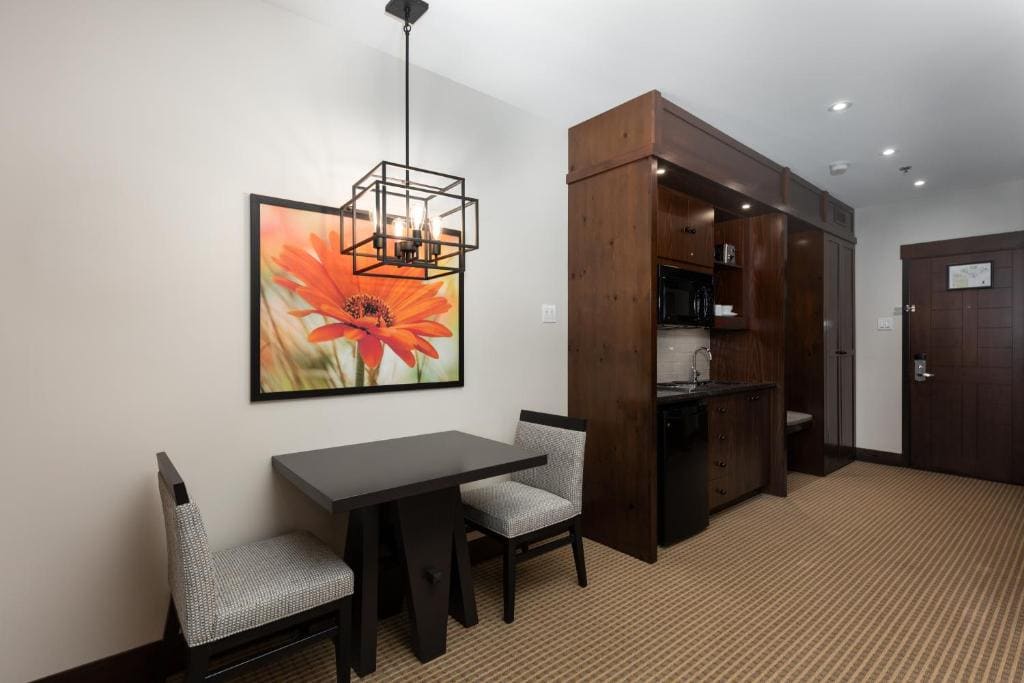 Deluxe King Room room - Image 1