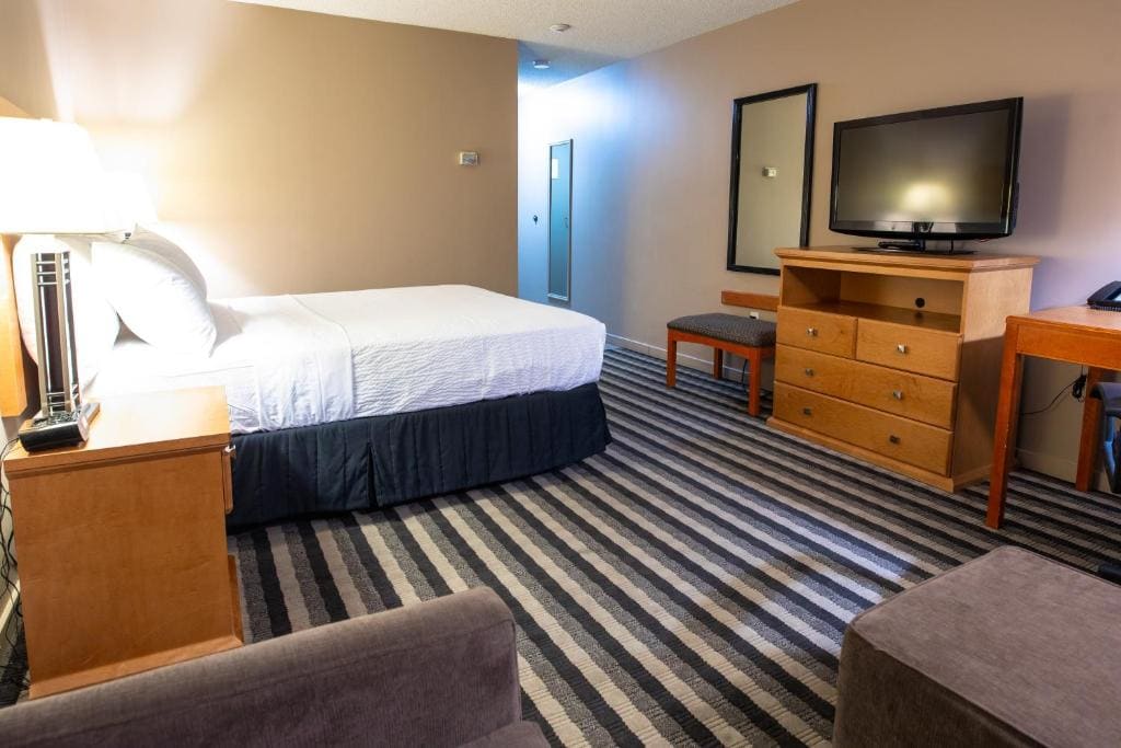 Queen Room - Non-Smoking room - Image 3