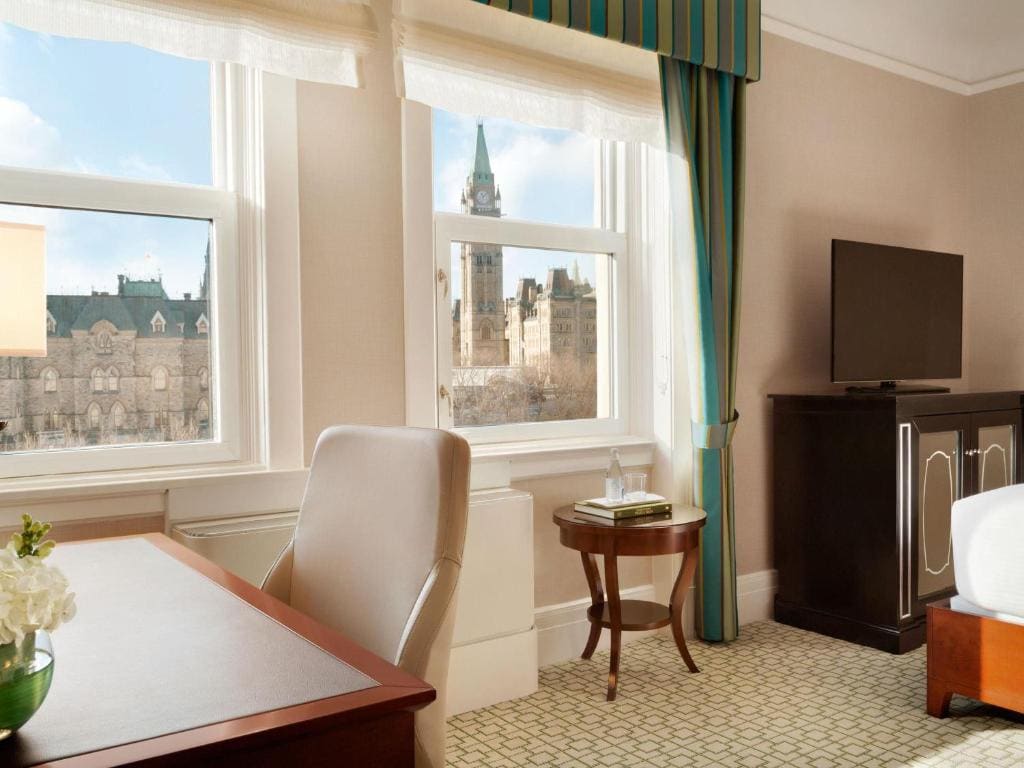 Deluxe King Room with View room - Image 1