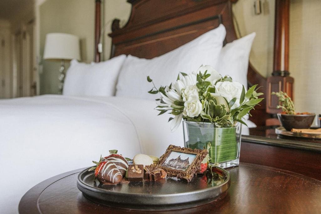 Fairmont King Room room - Image 2
